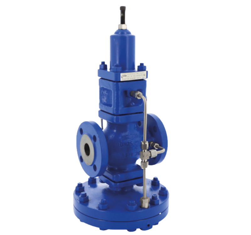 Un détendeur vapeur industriel de couleur bleue, avec un système de pilotage externe et des brides de connexion.
