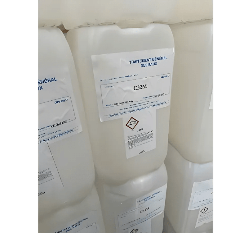 Image des réactifs pour le traitement d'eau pour chaudières vapeur
